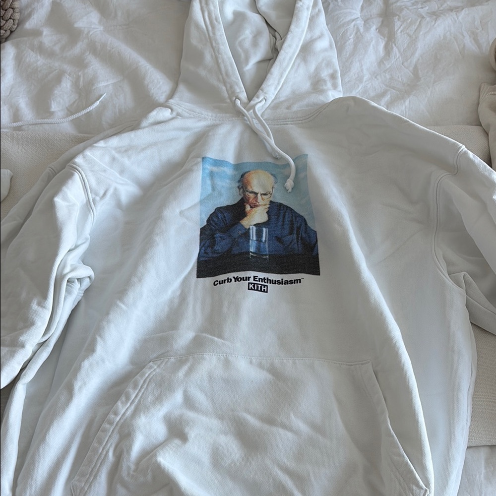 Kith White Pullover Hoodie with Graphic Design